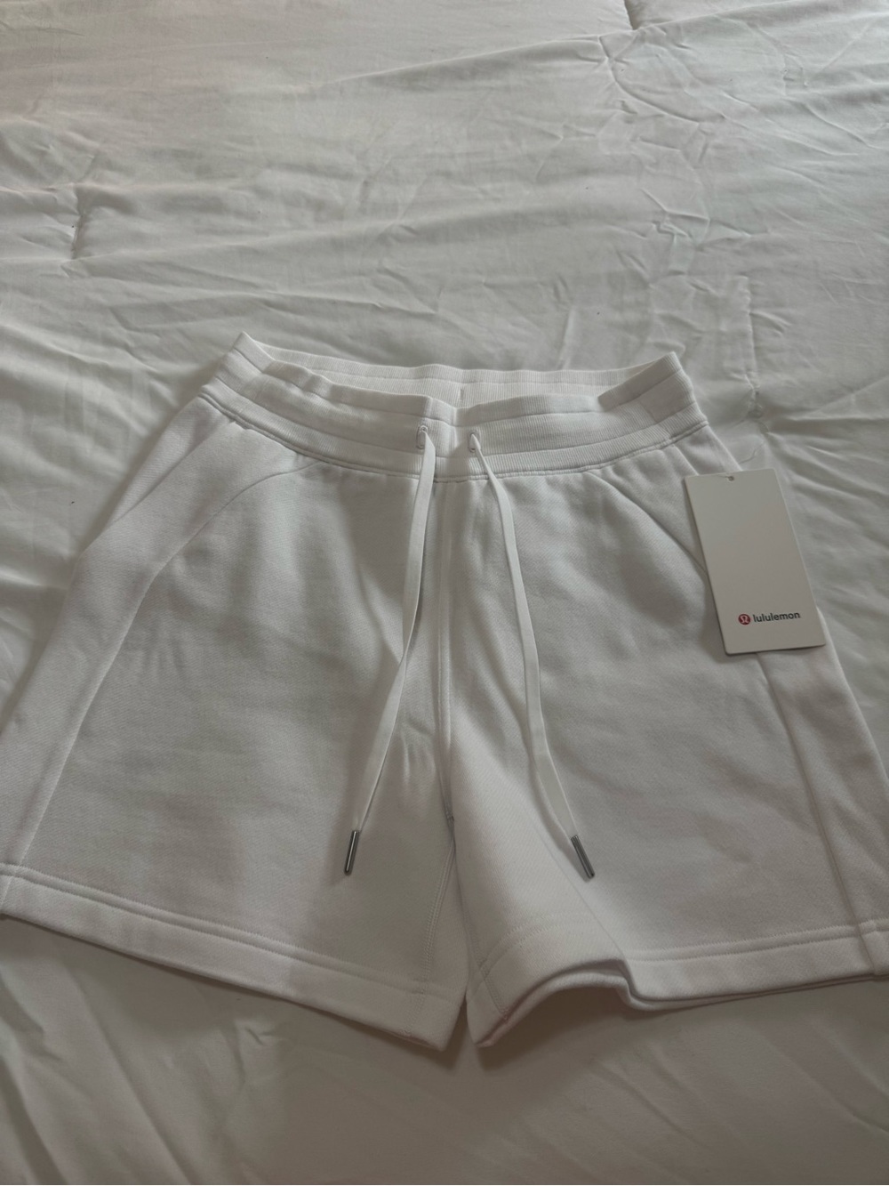 Lululemon Scuba High Rise Short 5” - White